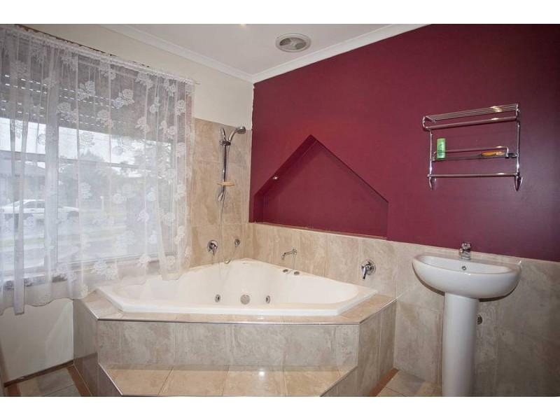 82 Geach Street, Dallas VIC 3047