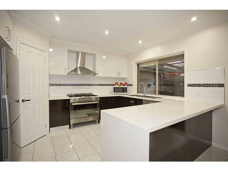 12 Delphinius Crescent, Roxburgh Park VIC 3064