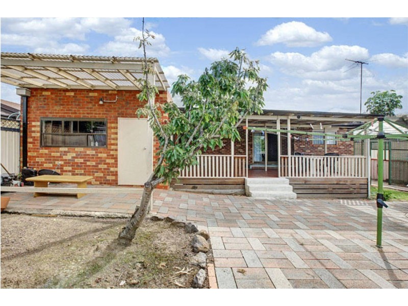 14 McNicol Close, Meadow Heights VIC 3048