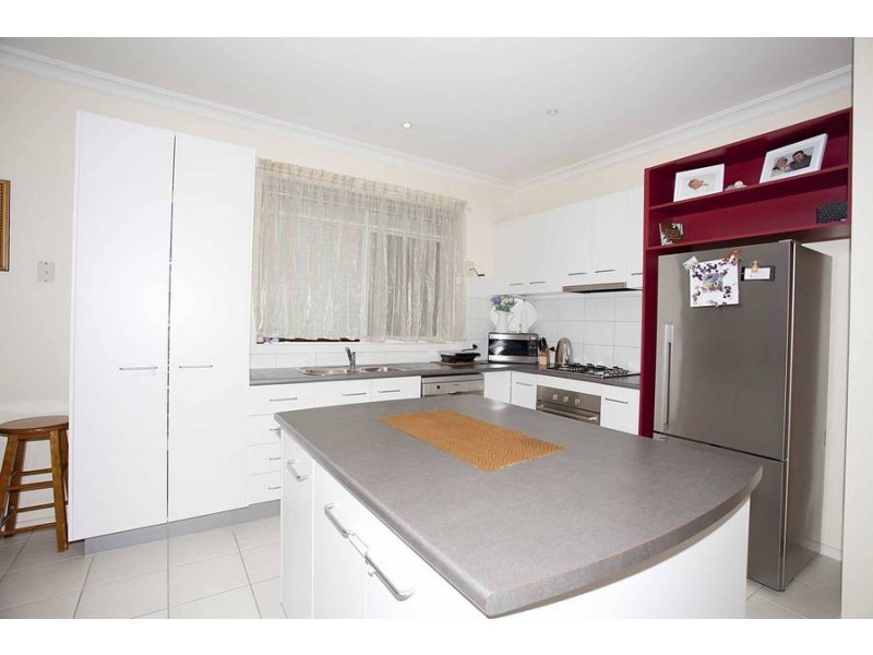 79 Ravenhill Blvd, Roxburgh Park VIC 3064