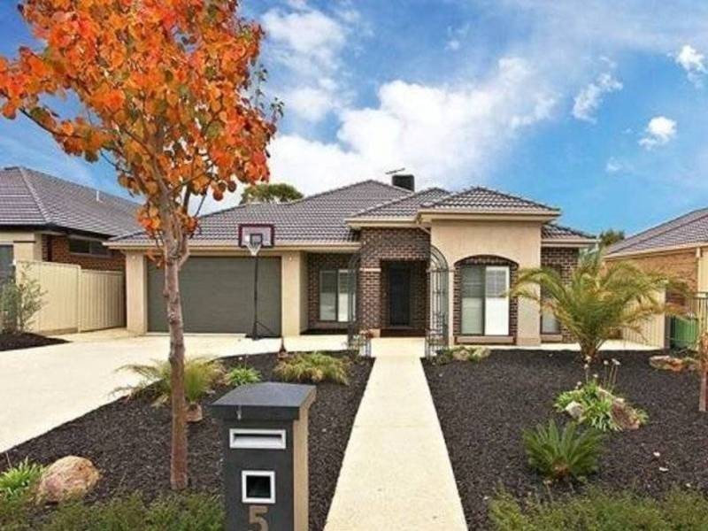 5  Laguna Place, Craigieburn VIC 3064