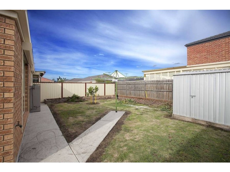 7 Brushwood Circuit, Roxburgh Park VIC 3064