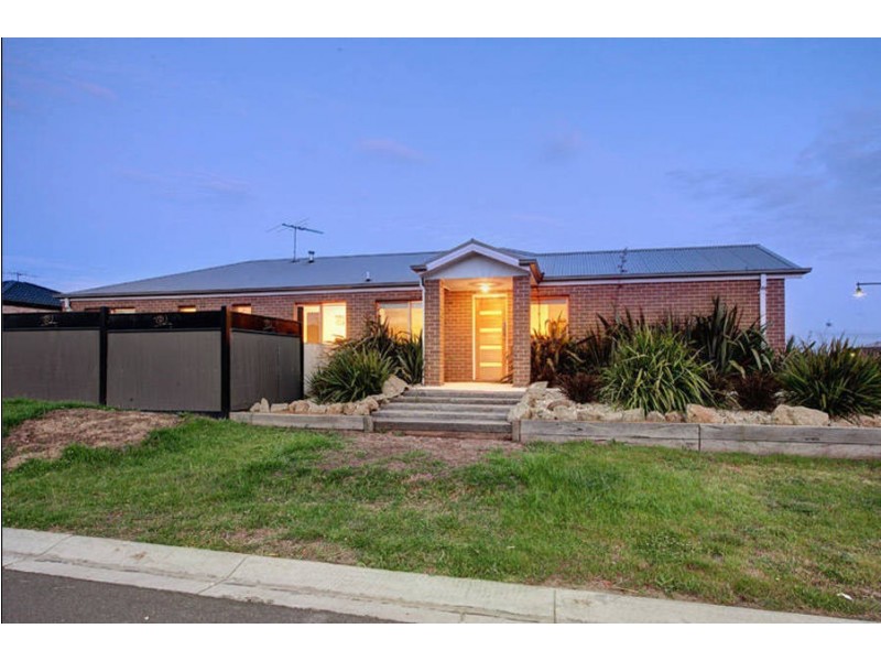 1 Iluka Court, Greenvale VIC 3059