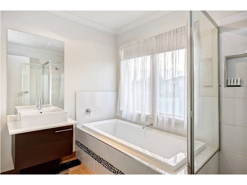 1 Iluka Court, Greenvale VIC 3059