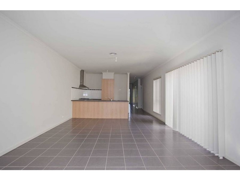 9 Yorkshire Terrace, Craigieburn VIC 3064