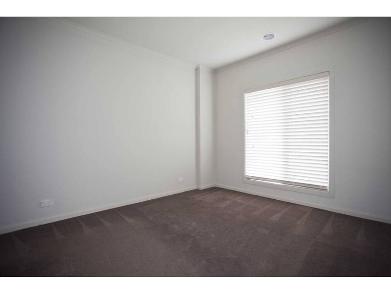 9 Yorkshire Terrace, Craigieburn VIC 3064