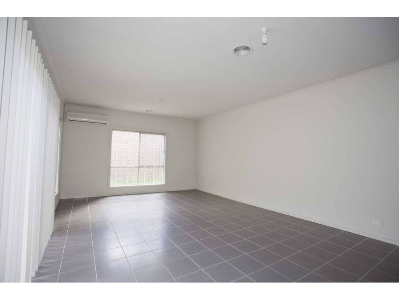 9 Yorkshire Terrace, Craigieburn VIC 3064