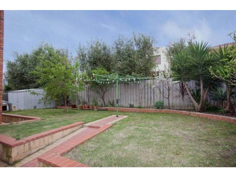 8 Hunter Avenue, Roxburgh Park VIC 3064