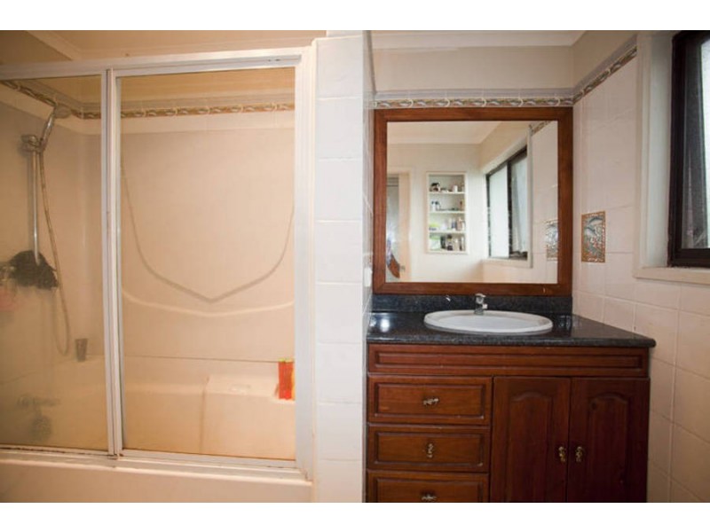 13 Yandoit Court, Meadow Heights VIC 3048