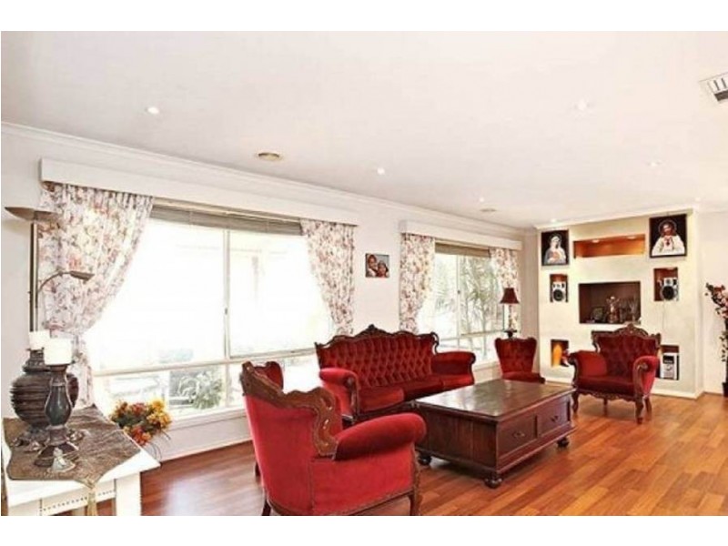 17 Hemsworth Court, Roxburgh Park VIC 3064