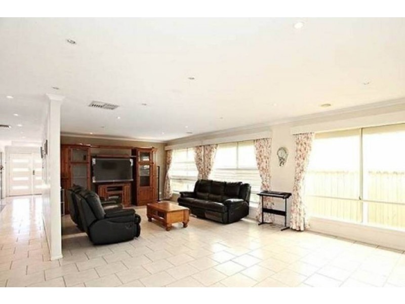 17 Hemsworth Court, Roxburgh Park VIC 3064