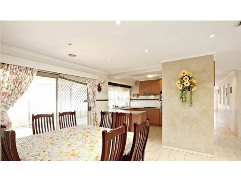 17 Hemsworth Court, Roxburgh Park VIC 3064