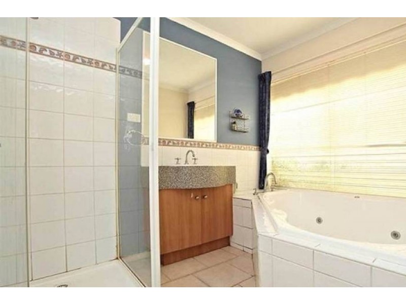 17 Hemsworth Court, Roxburgh Park VIC 3064