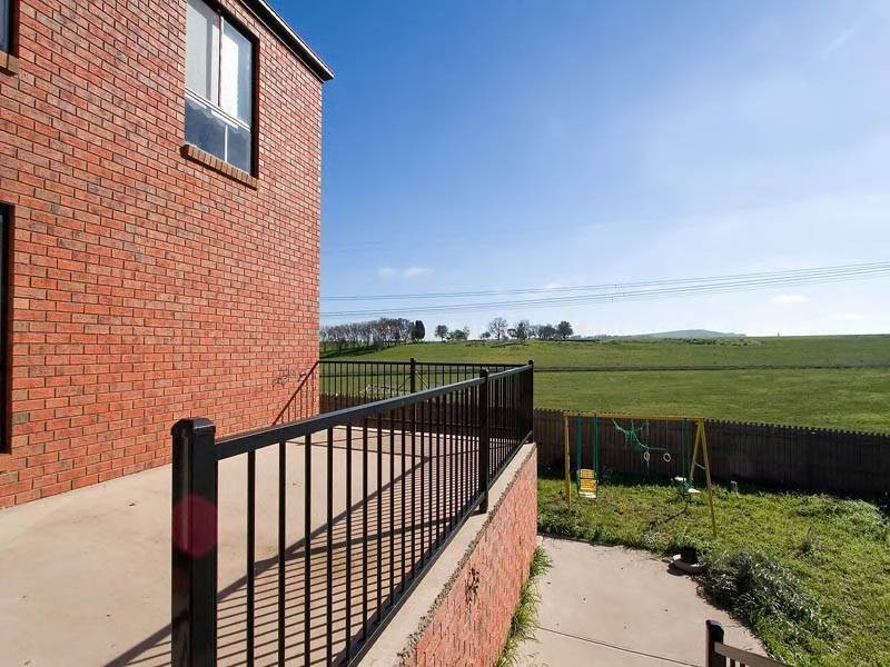 14 Ainsworth Court, Roxburgh Park VIC 3064