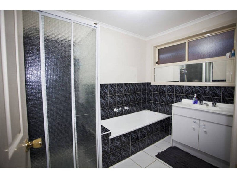 9 Wilga Court, Meadow Heights VIC 3048