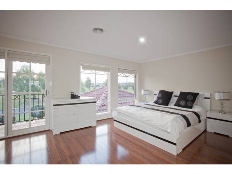 10 Boyden Square, Roxburgh Park VIC 3064