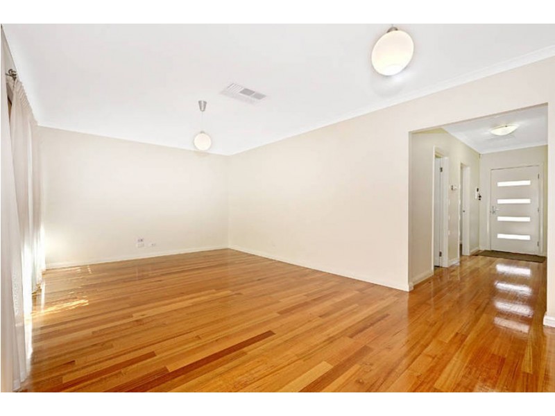 2/49 Rokewood Crescent, Meadow Heights VIC 3048