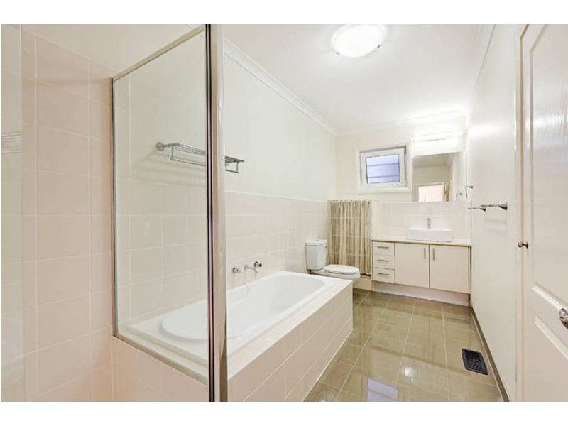 2/49 Rokewood Crescent, Meadow Heights VIC 3048