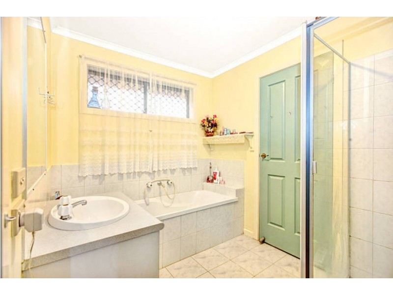 16 Benaud Close, Meadow Heights VIC 3048