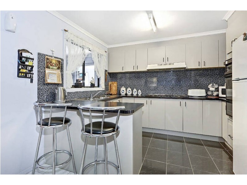 6 Thisle Court, Meadow Heights VIC 3048