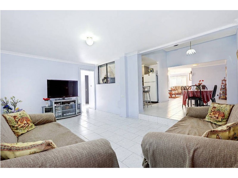 6 Thisle Court, Meadow Heights VIC 3048
