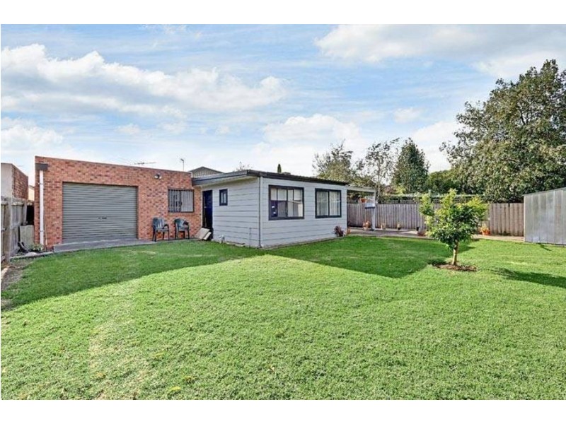 6 Thisle Court, Meadow Heights VIC 3048