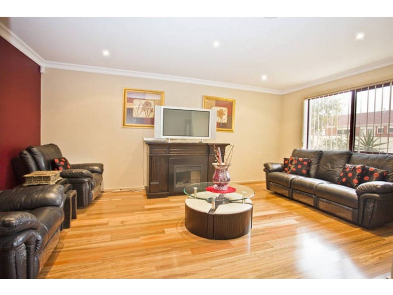 6 Malabar Street, Roxburgh Park VIC 3064