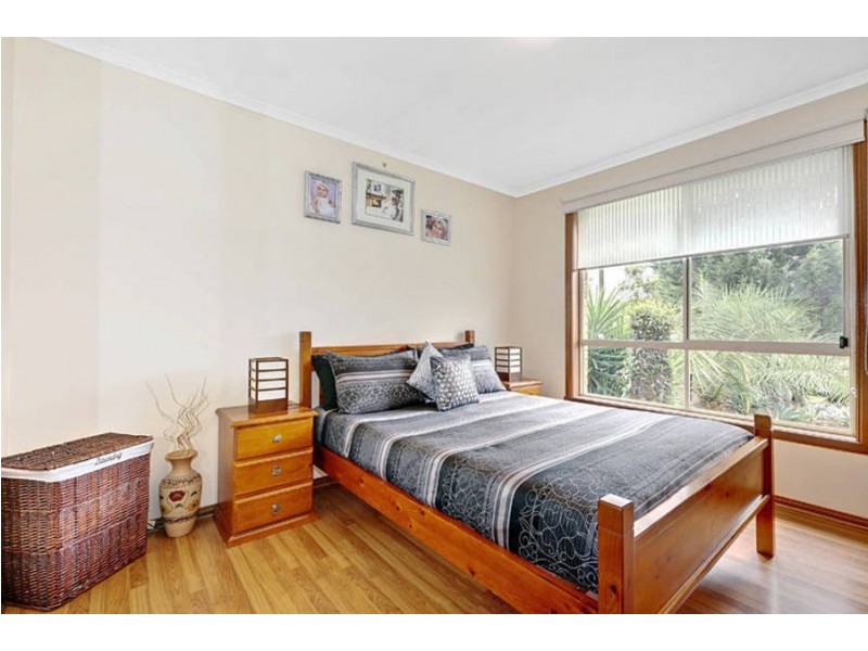 1/8 Seville Court, Meadow Heights VIC 3048