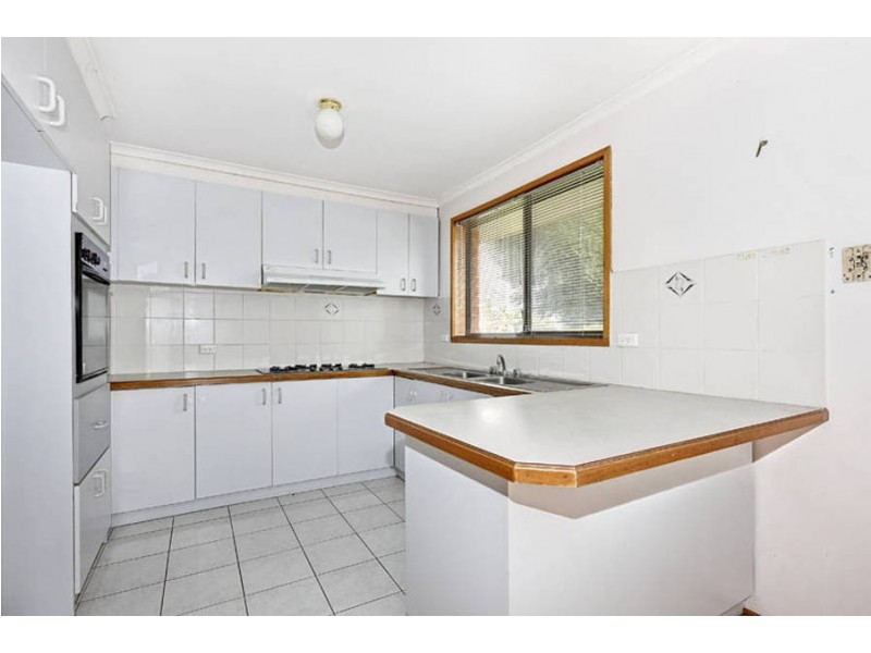 24 Pinnaroo Circuit, Meadow Heights VIC 3048