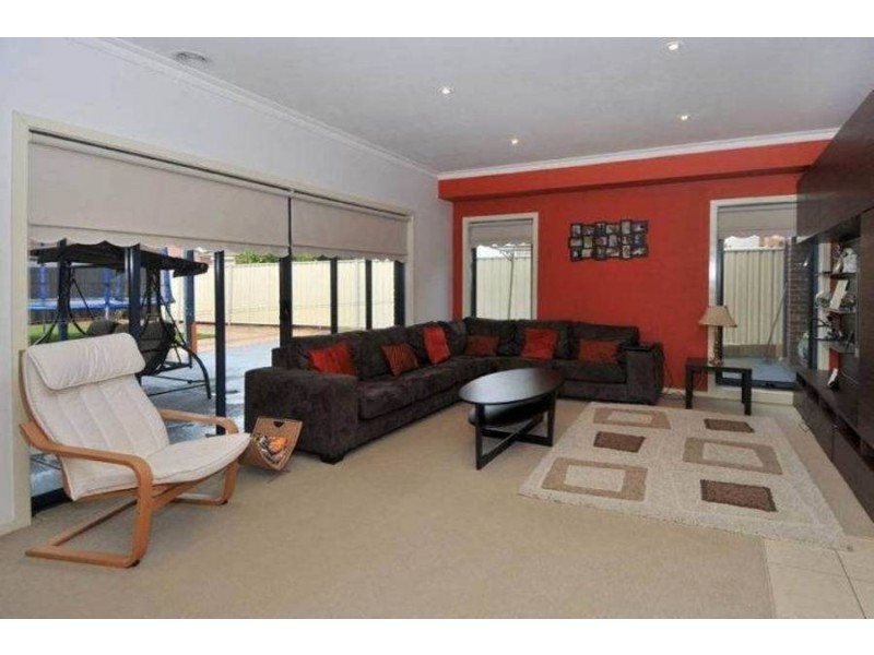 23 Wattleview Road, Roxburgh Park VIC 3064