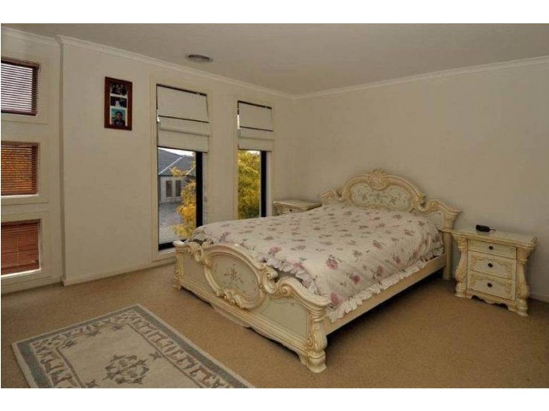 23 Wattleview Road, Roxburgh Park VIC 3064