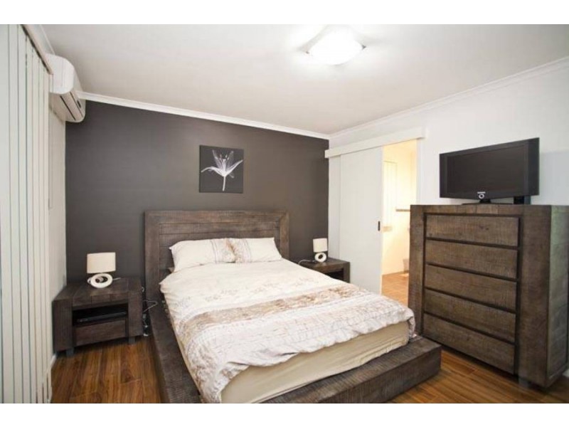 24 Hibiscus Close, Meadow Heights VIC 3048