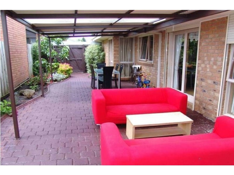 8 Molineux Way, Roxburgh Park VIC 3064