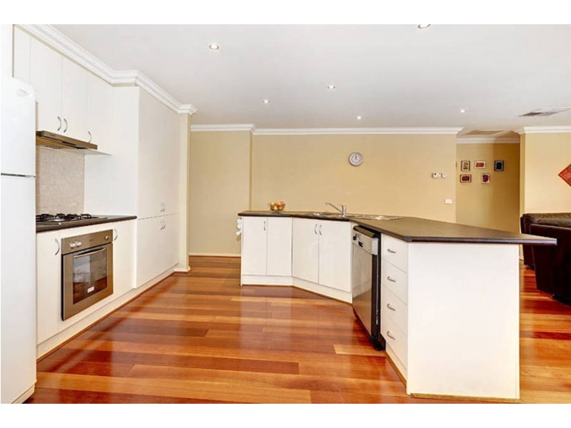 8 Harmony Court, Roxburgh Park VIC 3064