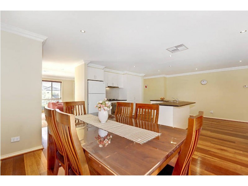 8 Harmony Court, Roxburgh Park VIC 3064