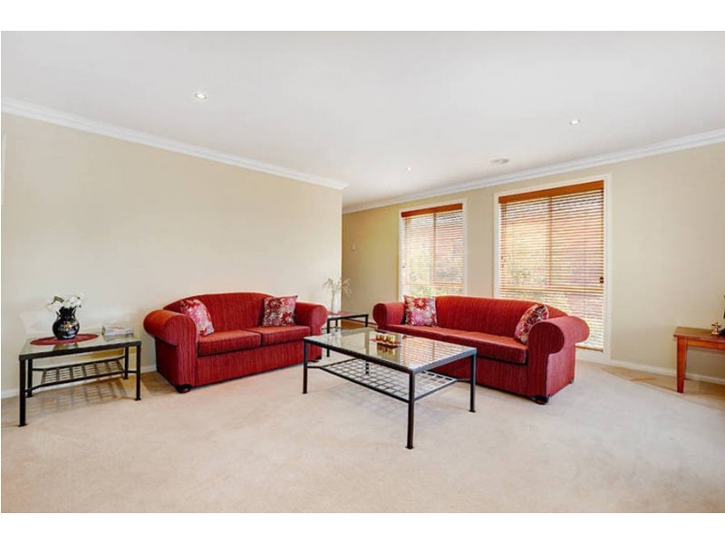 8 Harmony Court, Roxburgh Park VIC 3064