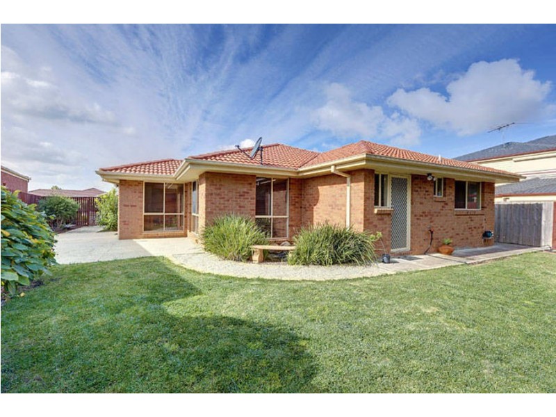 8 Harmony Court, Roxburgh Park VIC 3064