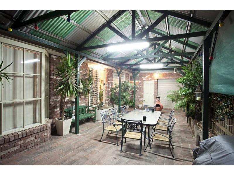 12 Buxton Court, Meadow Heights VIC 3048