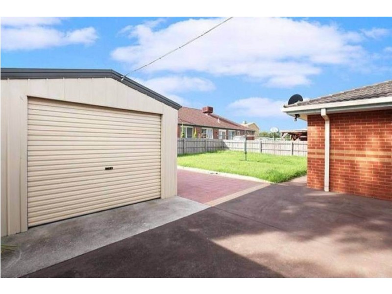 8 Foxton Place, Roxburgh Park VIC 3064