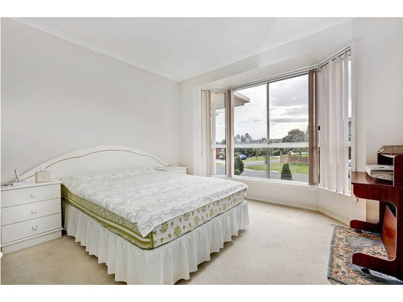 11 Bronco Court, Meadow Heights VIC 3048