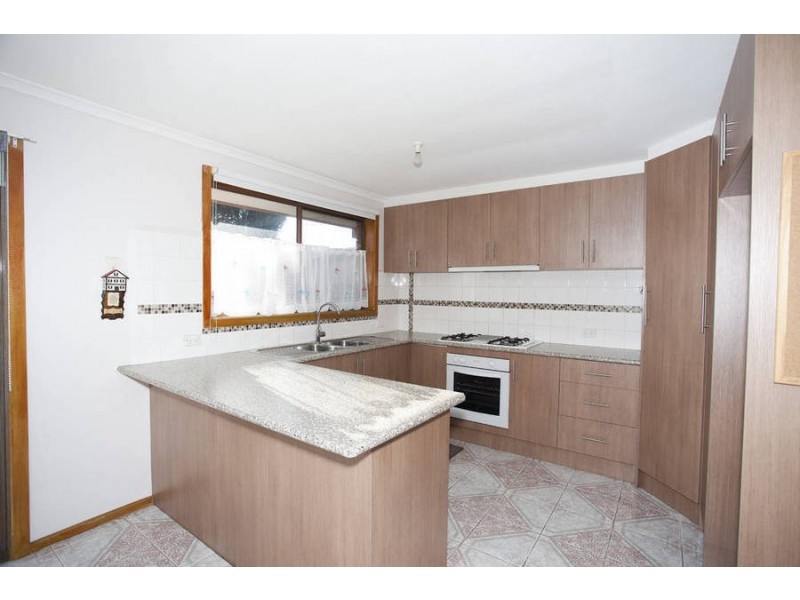 8 Banksia Place, Meadow Heights VIC 3048