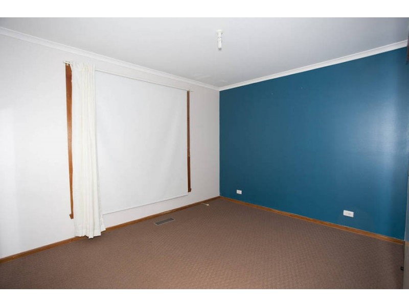 8 Banksia Place, Meadow Heights VIC 3048