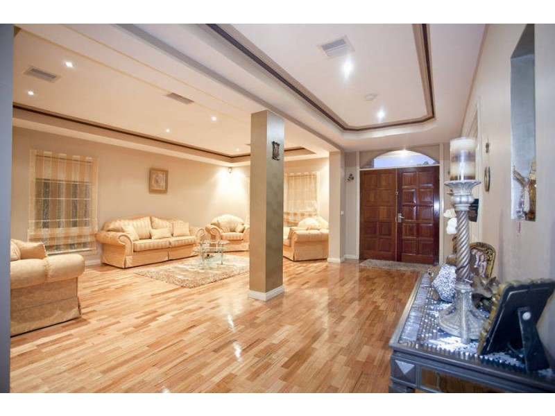 111 Hayfield Road, Roxburgh Park VIC 3064