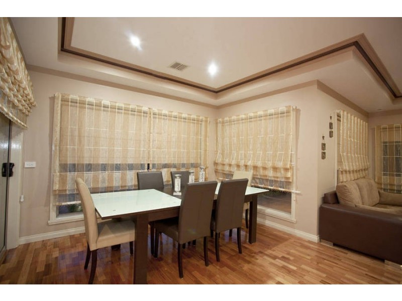 111 Hayfield Road, Roxburgh Park VIC 3064