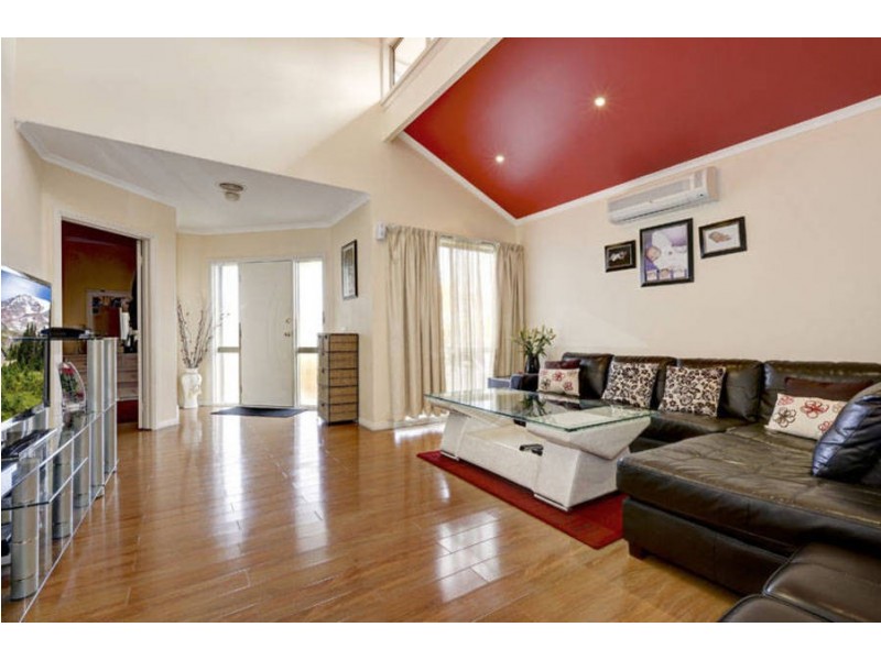 1/34 Papworth Place, Meadow Heights VIC 3048