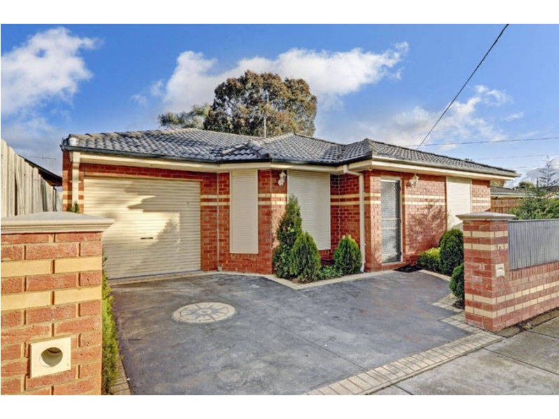 1B Woodburn Crescent, Meadow Heights VIC 3048