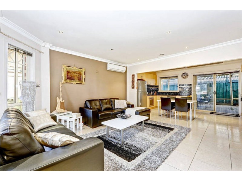 1B Woodburn Crescent, Meadow Heights VIC 3048