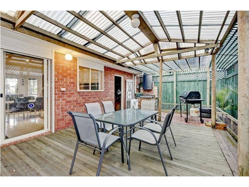 1B Woodburn Crescent, Meadow Heights VIC 3048