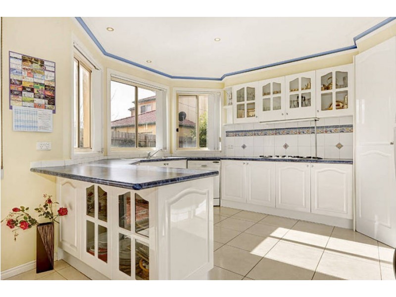 4 Bonney Place, Roxburgh Park VIC 3064