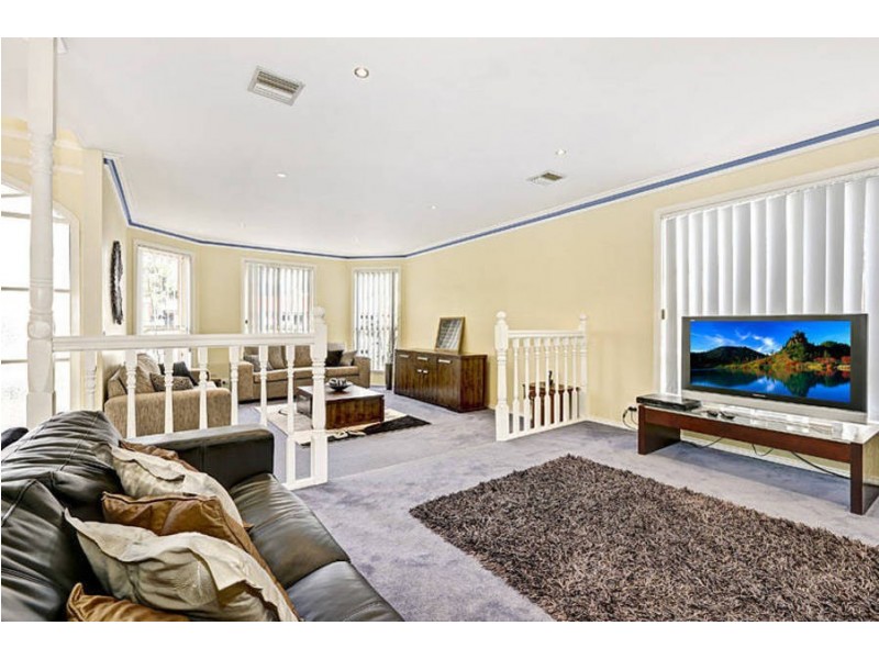 4 Bonney Place, Roxburgh Park VIC 3064